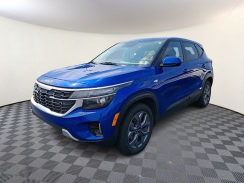 Used 2024 Kia Seltos LX AWD/4WD image 3