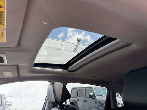 Used 2024 Honda HR-V EX-L image 17