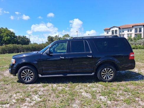 Used 2017 Ford Expedition EL XLT w/ Equipment Group 202A AWD/4WD image 9