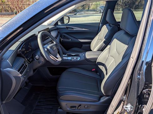 New 2026 INFINITI QX60 Luxe w/ Family Package image 10