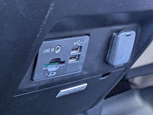 Used 2015 Ford F150 Lariat RWD image 37