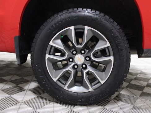 Used 2025 Chevrolet Silverado 1500 LT AWD/4WD image 48