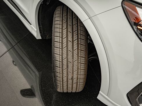 Used 2023 Audi Q4 e-tron Premium w/ Convenience Package image 40