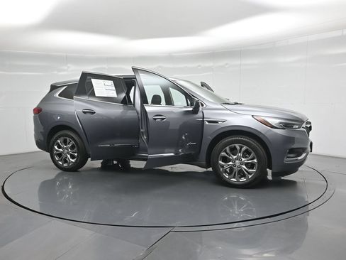 Used 2020 Buick Enclave Avenir w/ Avenir Technology Package FWD image 33
