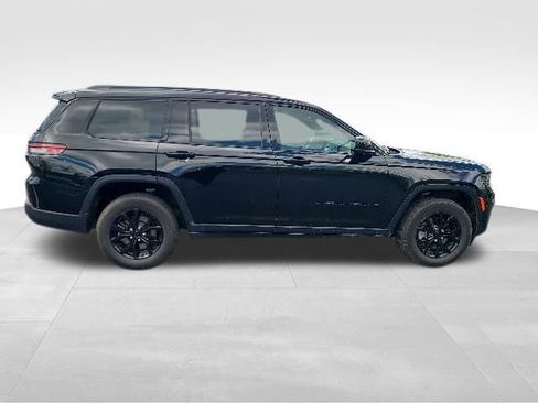 Used 2025 Jeep Grand Cherokee L Altitude AWD/4WD image 7