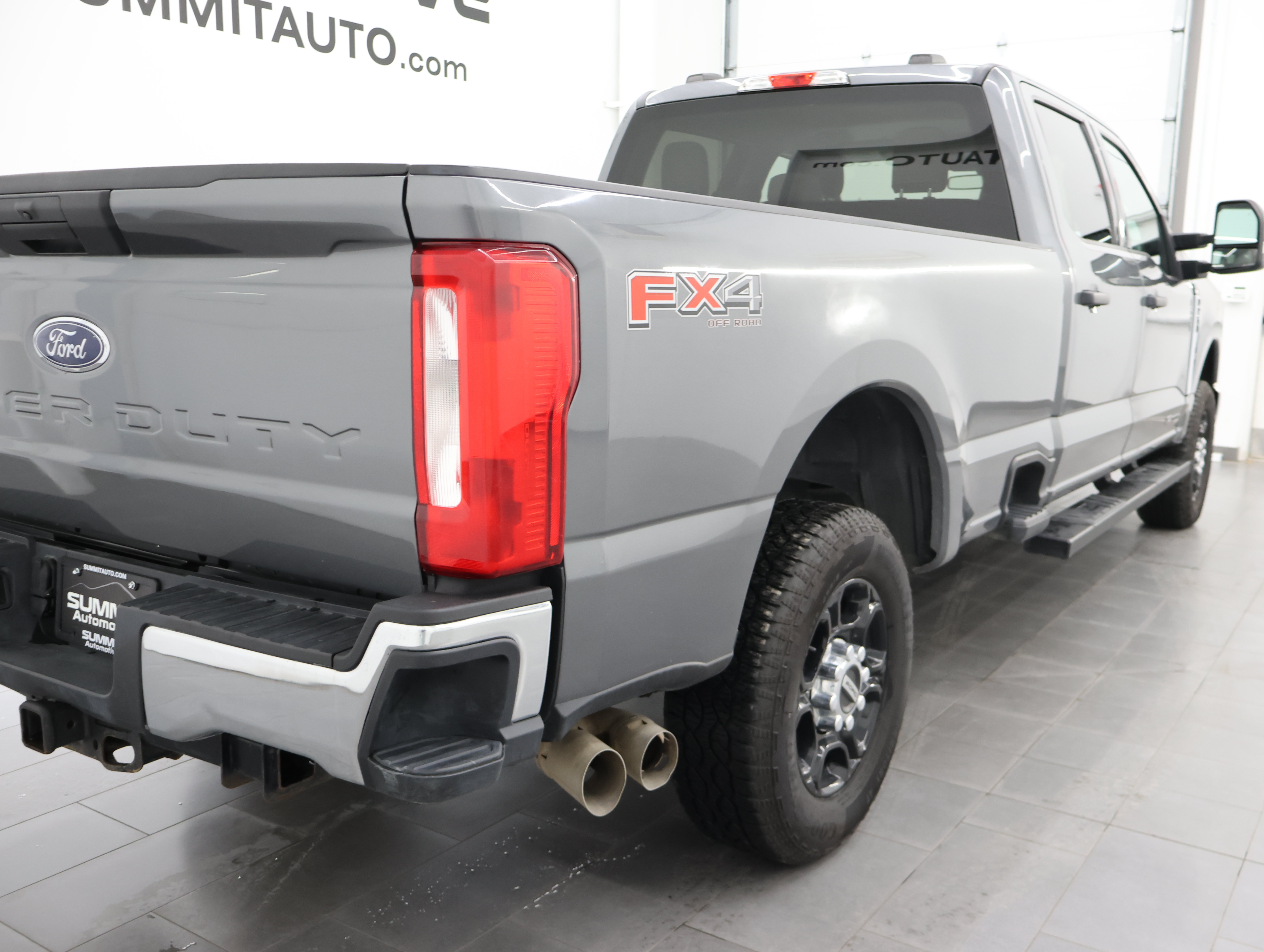 Used 2023 Ford F250 XLT AWD/4WD image 3