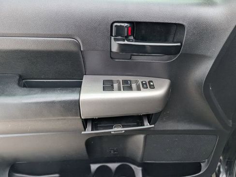 Used 2013 Toyota Tundra 4x4 Double Cab w/ Tow Pkg image 8