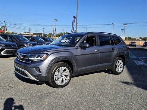 Used 2022 Volkswagen Atlas SE image 3