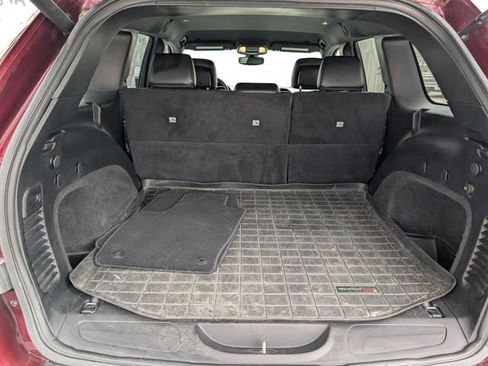 Used 2019 Jeep Grand Cherokee Altitude image 16