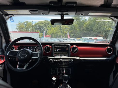 Used 2018 Jeep Wrangler Unlimited Rubicon AWD/4WD image 16