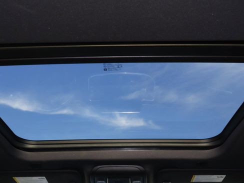 Used 2022 Chevrolet Tahoe RST w/ Sport Performance Package image 12