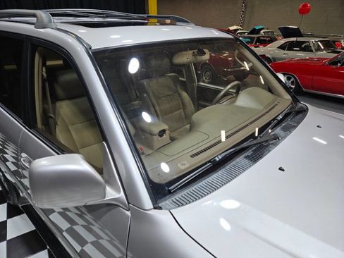 Used 2002 Toyota Land Cruiser image 45