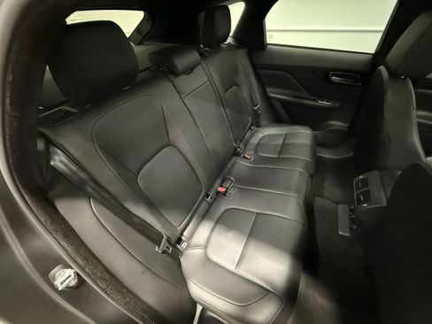 Used 2019 Jaguar F-PACE Premium image 62