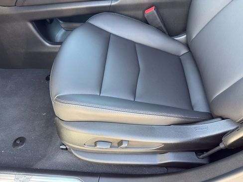 New 2026 Cadillac XT5 Luxury image 12