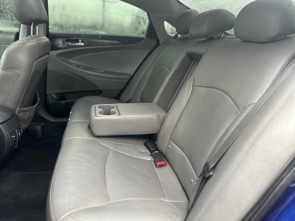 Used 2012 Hyundai Sonata Limited w/ Navigation Pkg FWD image 22