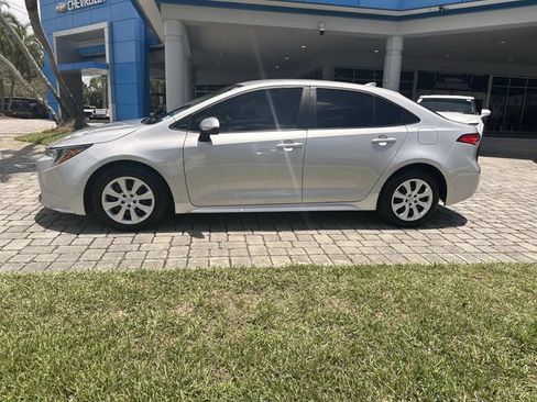 Used 2024 Toyota Corolla LE FWD image 32