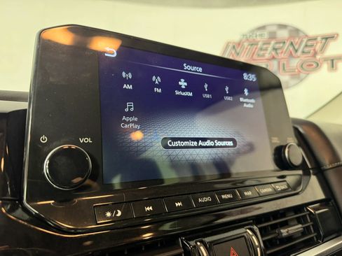 Used 2022 Nissan Pathfinder SL AWD/4WD image 21