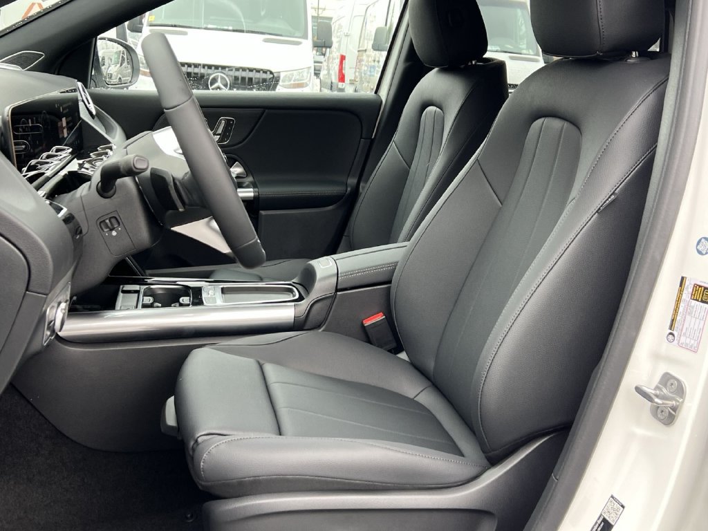 Certified 2026 Mercedes-Benz GLA 250 4MATIC image 11