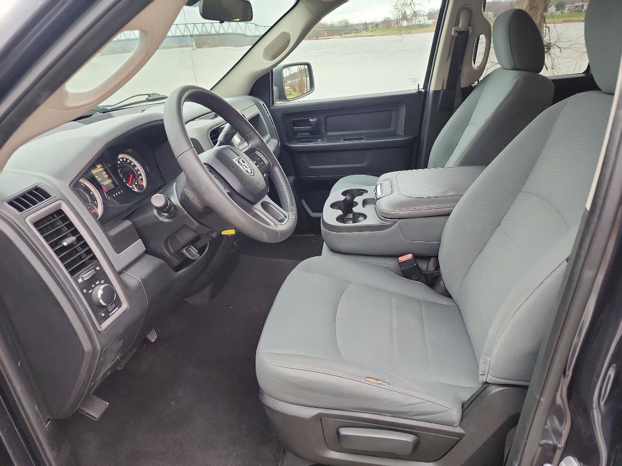 Used 2018 RAM 1500 ST w/ SXT Appearance Group AWD/4WD image 9