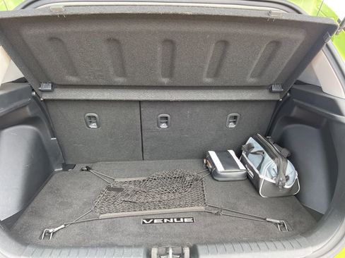 Used 2024 Hyundai Venue SEL image 16