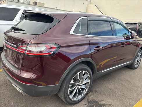 Used 2022 Lincoln Nautilus Reserve image 4