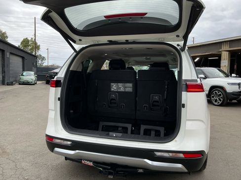 Used 2022 Kia Carnival SX Prestige image 27