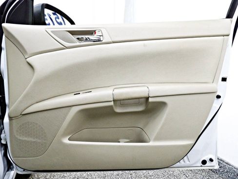 Used 2013 Suzuki Kizashi S FWD image 15