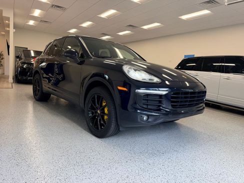 Used 2016 Porsche Cayenne AWD/4WD image 11