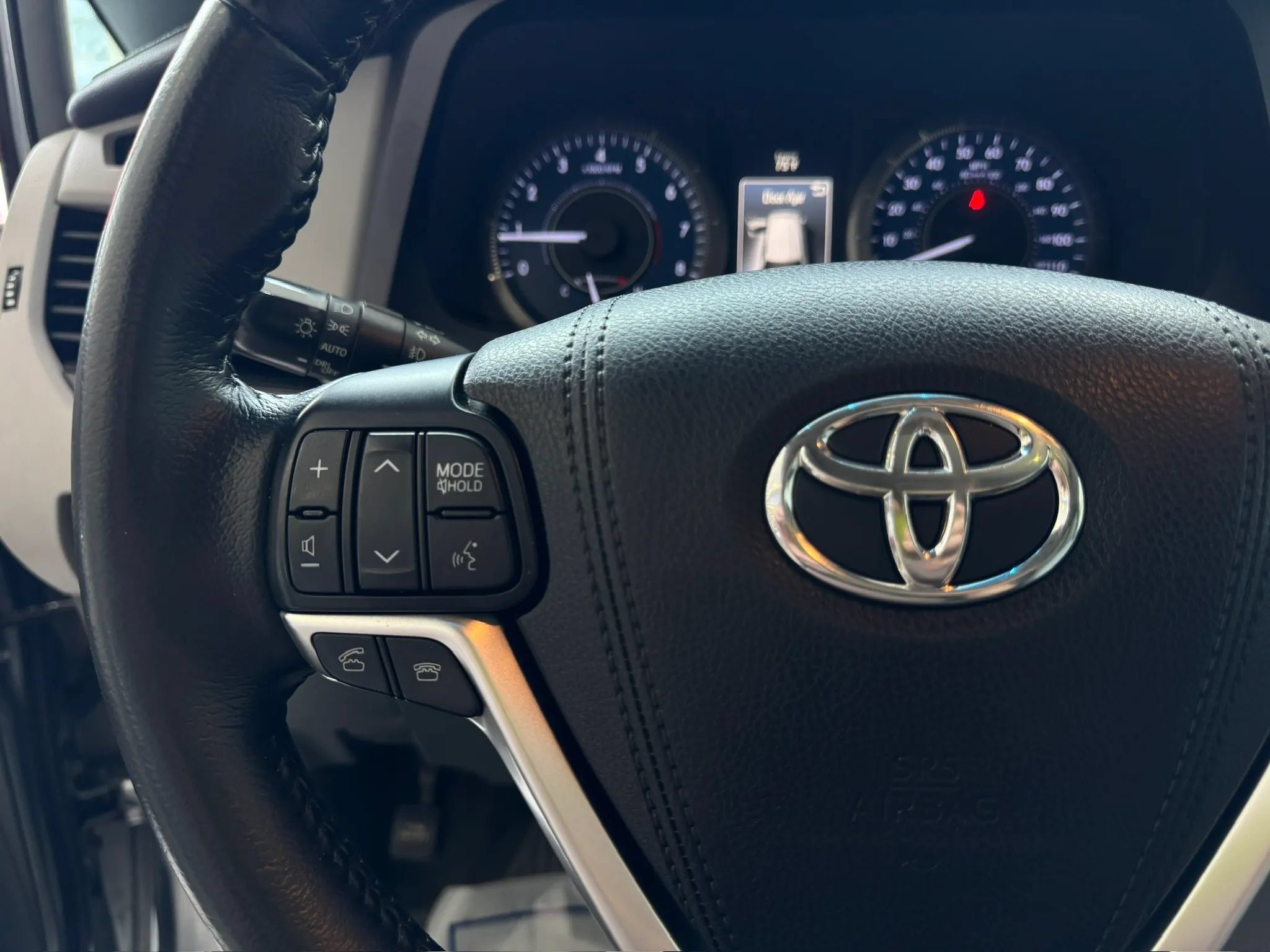 Used 2016 Toyota Sienna XLE FWD image 15