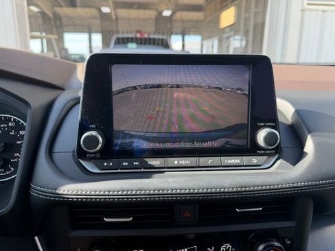Used 2023 Nissan Rogue SV w/ SV Premium B Package FWD image 23