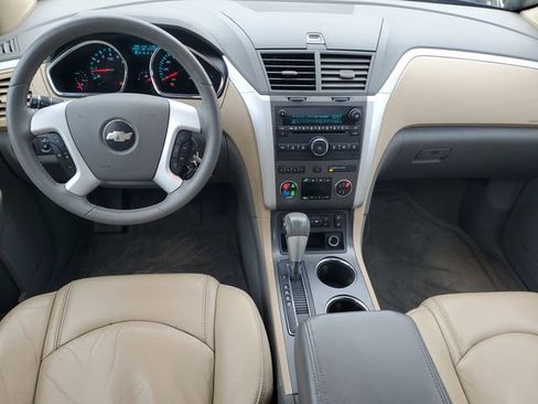 Used 2009 Chevrolet Traverse LT AWD/4WD image 10