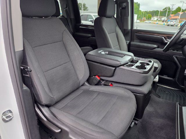 Used 2025 Chevrolet Silverado 3500 LT w/ Safety Package AWD/4WD image 46