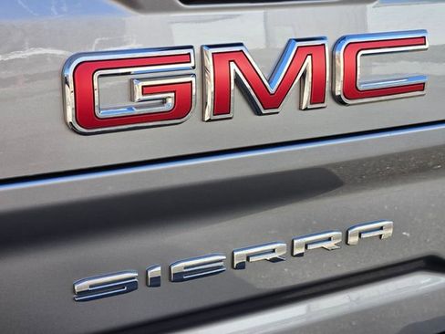 Used 2025 GMC Sierra 2500 AT4 w/ AT4 Premium Plus Package image 16