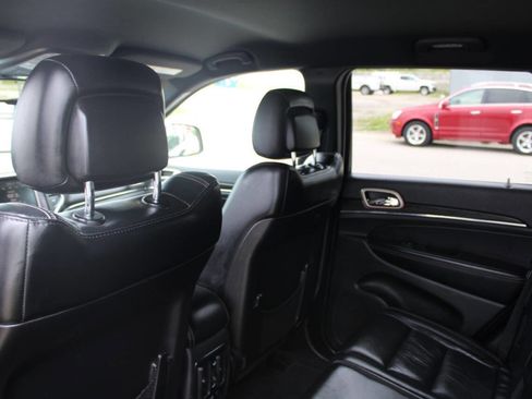 Used 2014 Jeep Grand Cherokee Limited w/ Trailer Tow Group IV AWD/4WD image 16