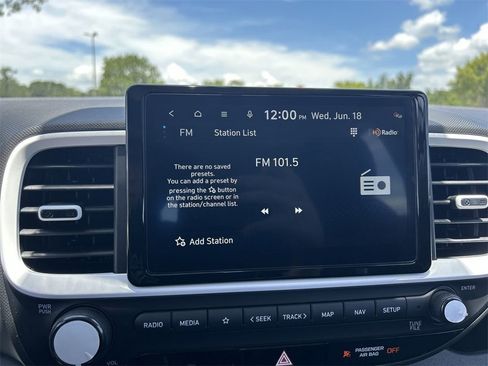 New 2025 Hyundai Venue Limited image 23