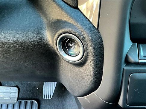 Used 2022 Chevrolet Silverado 1500 Custom image 25