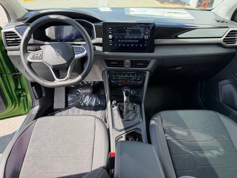 New 2026 Volkswagen Taos SE FWD image 14