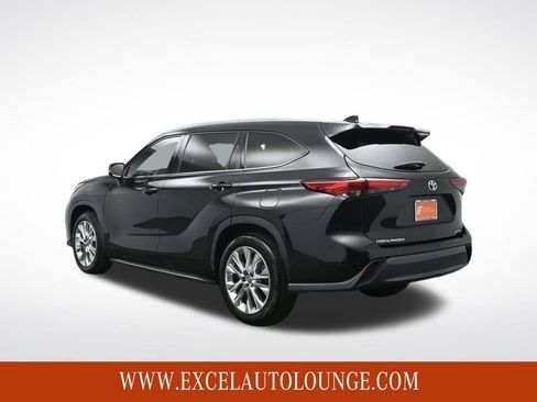 Used 2022 Toyota Highlander Limited image 4