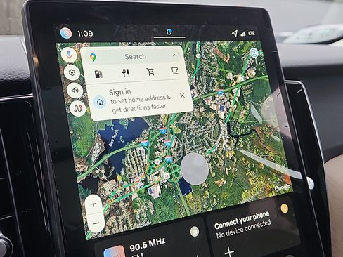 New 2026 Volvo XC60 B5 Plus w/ Protection Package Premier image 8