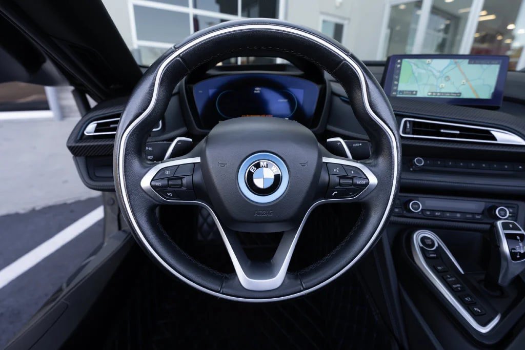 Used 2019 BMW i8 Roadster AWD/4WD image 28