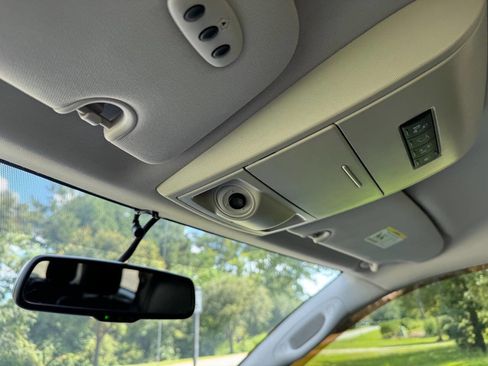 Used 2013 Chrysler Town & Country Touring image 24