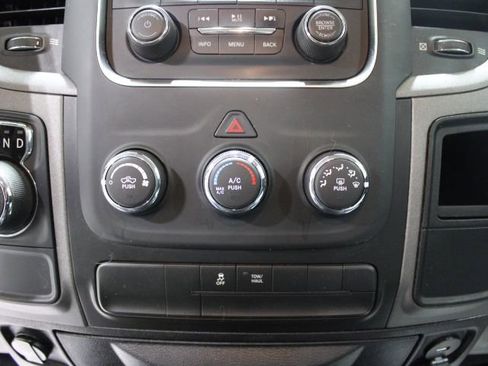 Used 2018 RAM 1500 Express image 31