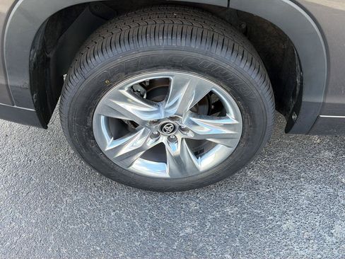 Used 2018 Toyota Highlander Limited FWD image 41