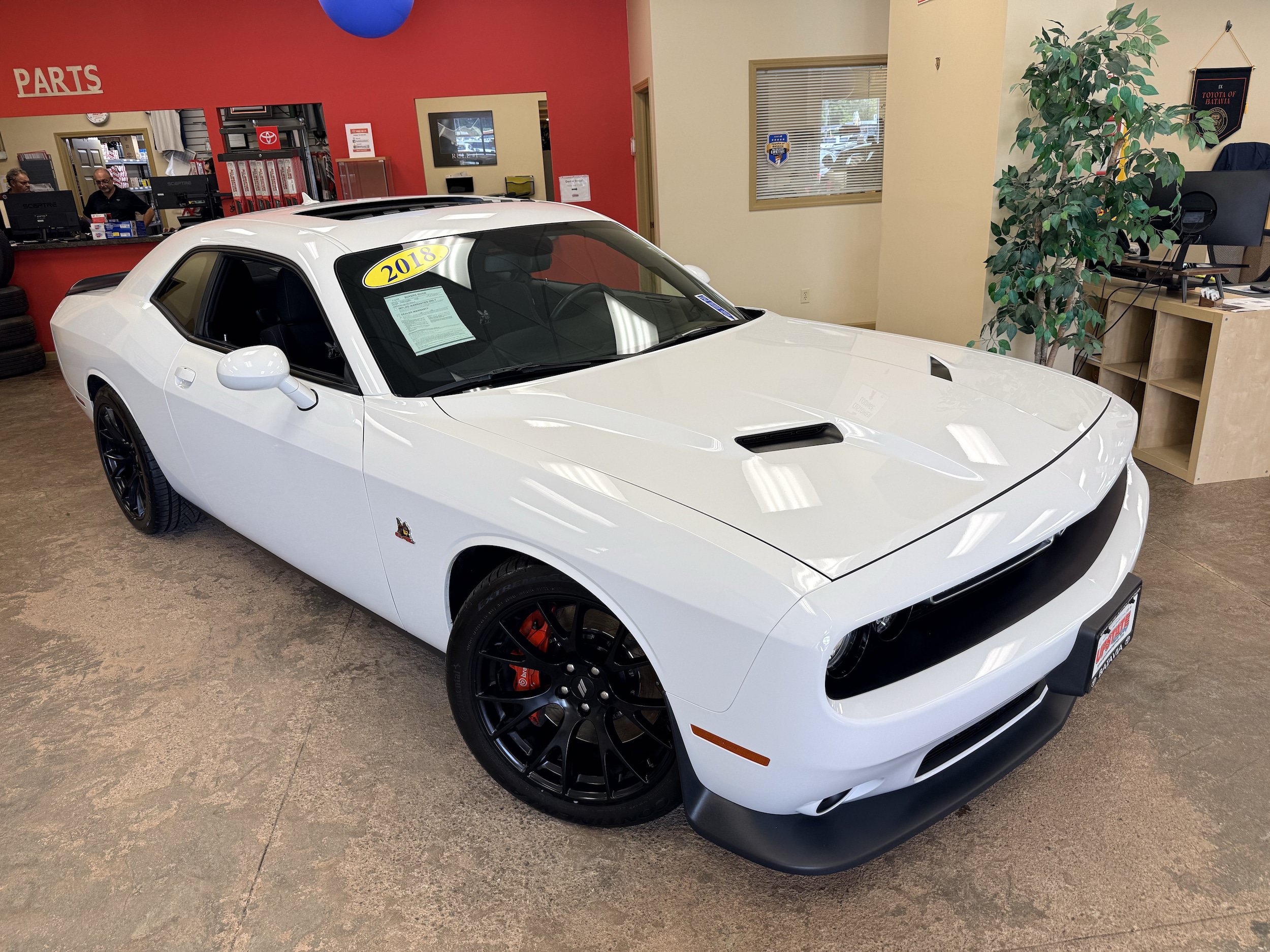 Used 2018 Dodge Challenger R/T Scat Pack w/ Dynamics Package RWD image 17