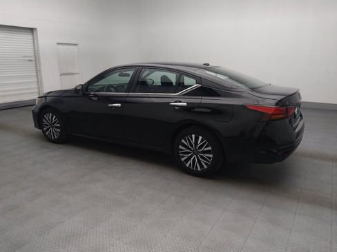 Used 2025 Nissan Altima 2.5 SV FWD image 3