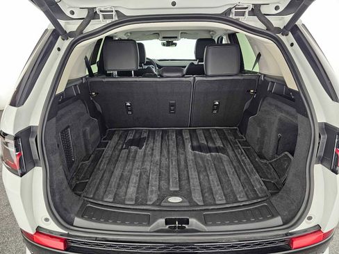 Used 2024 Land Rover Discovery Sport S image 14