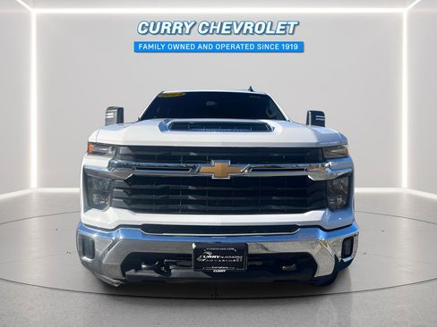 Used 2024 Chevrolet Silverado 2500 LT image 3