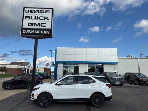 Used 2024 Chevrolet Equinox RS w/ RS Leather Package image 2