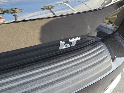 Used 2026 Chevrolet Suburban LT w/ Comfort Package image 23