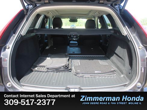 Used 2025 Volvo XC60 B5 Core AWD/4WD image 7